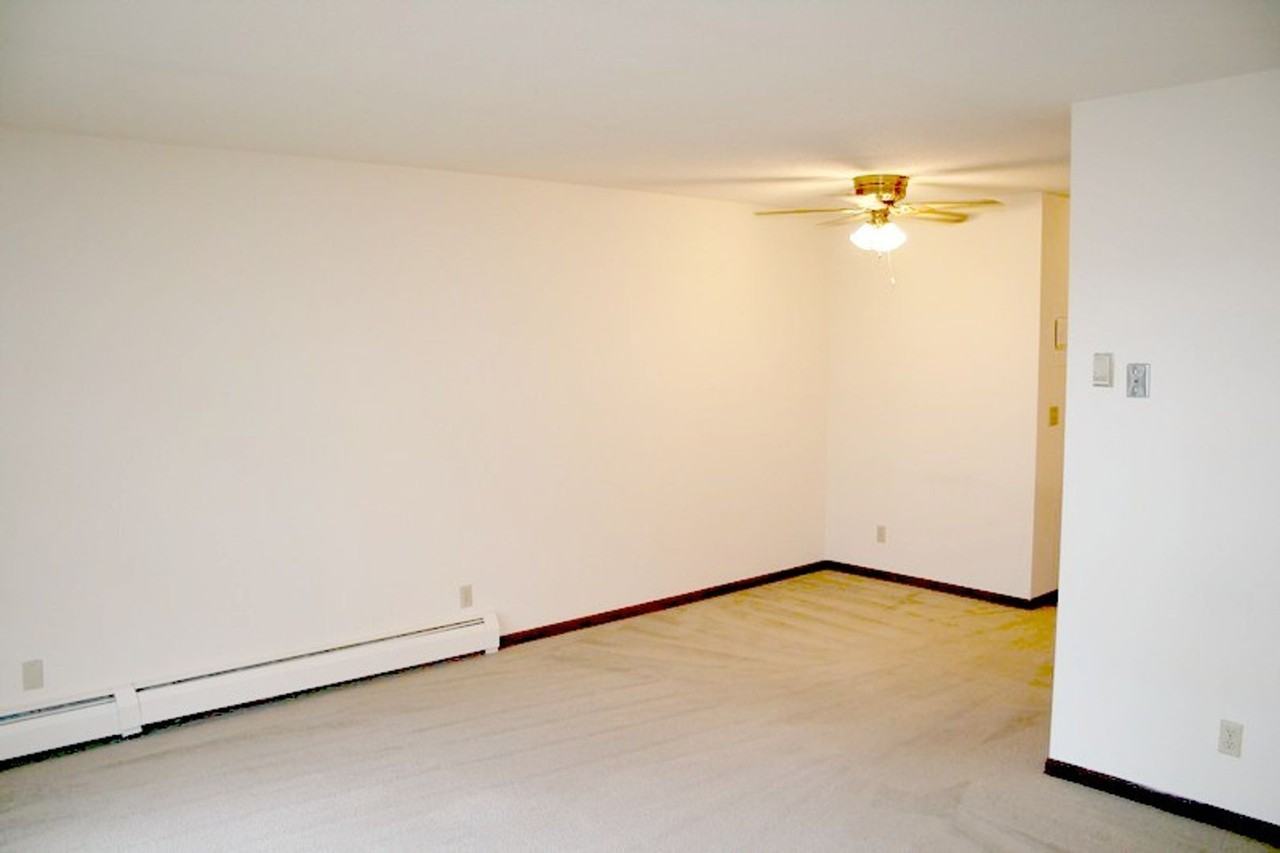 Cedar Pond Apartments - 7455 - Photo 6 of 7