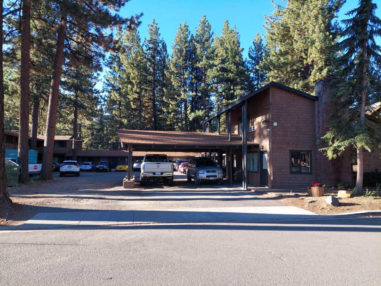 MO966-Lakeside Village LLC - Photo 2 of 24