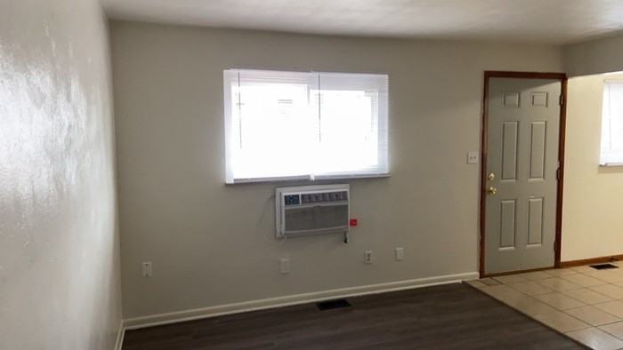 506 S Garland Ave - Photo 3 of 18