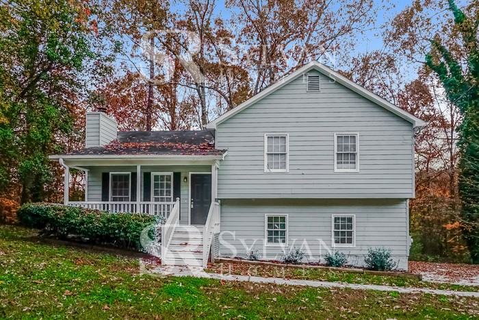 495 Robin Hood Dr - Photo 2 of 16