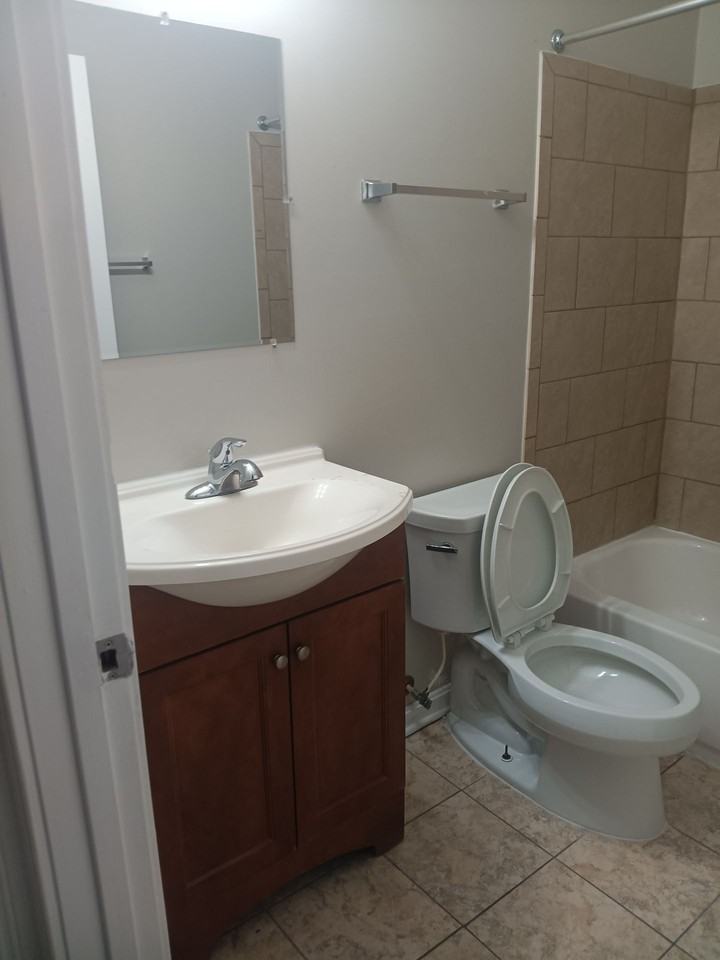 *AFFORDABLE 1 & 2 BD. APARTMENTS * UNDER NEW MANAGEMENT *Ask About Our Move - Photo 4 of 8