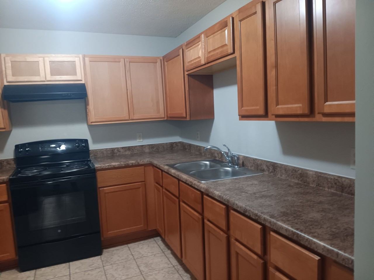 *AFFORDABLE 1 & 2 BD. APARTMENTS * UNDER NEW MANAGEMENT *Ask About Our Move - Photo 5 of 8