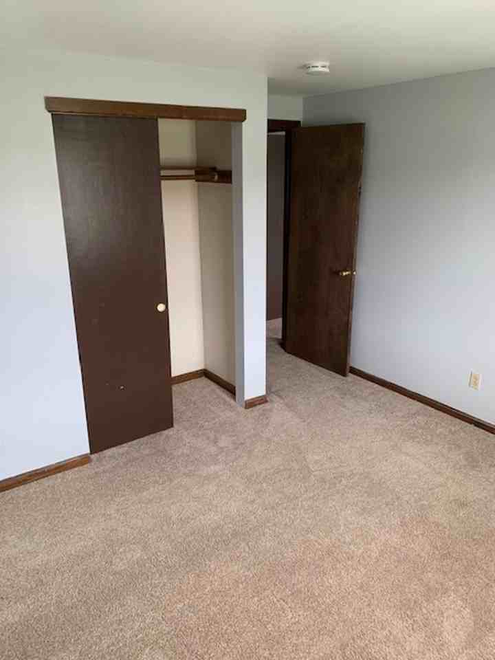 Tudor Heights Apartments - Photo 3 of 26