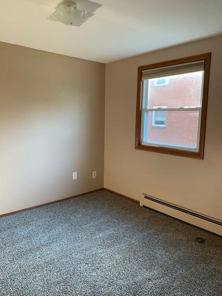 Center Road Apartments - Photo 7 of 13