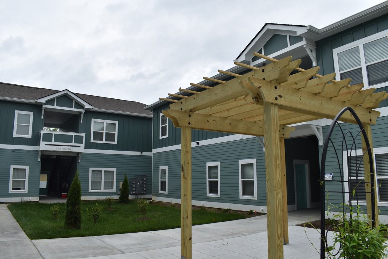 Union Avenue Court Apartments - Photo 2 of 8