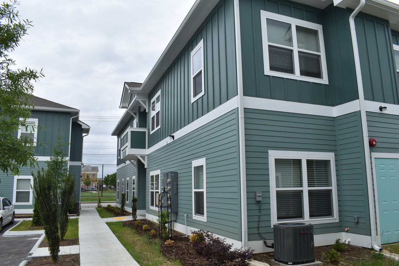 Union Avenue Court Apartments - Photo 3 of 8