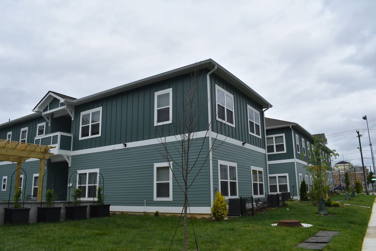 Union Avenue Court Apartments - Photo 4 of 8