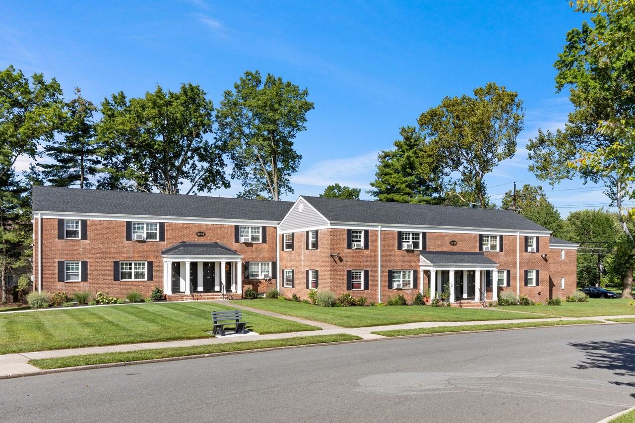 Fair Lawn Preserve - Photo 3 of 17