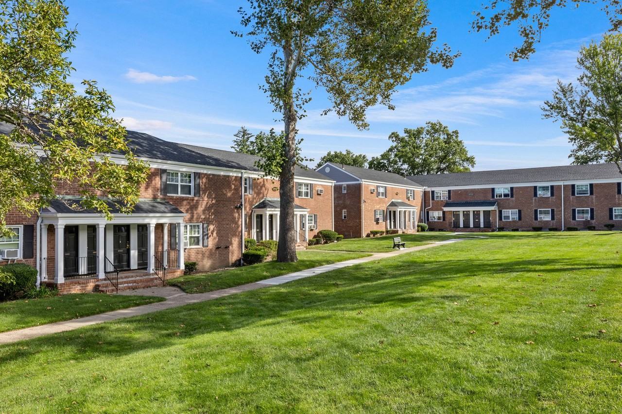 Fair Lawn Preserve - Photo 4 of 17