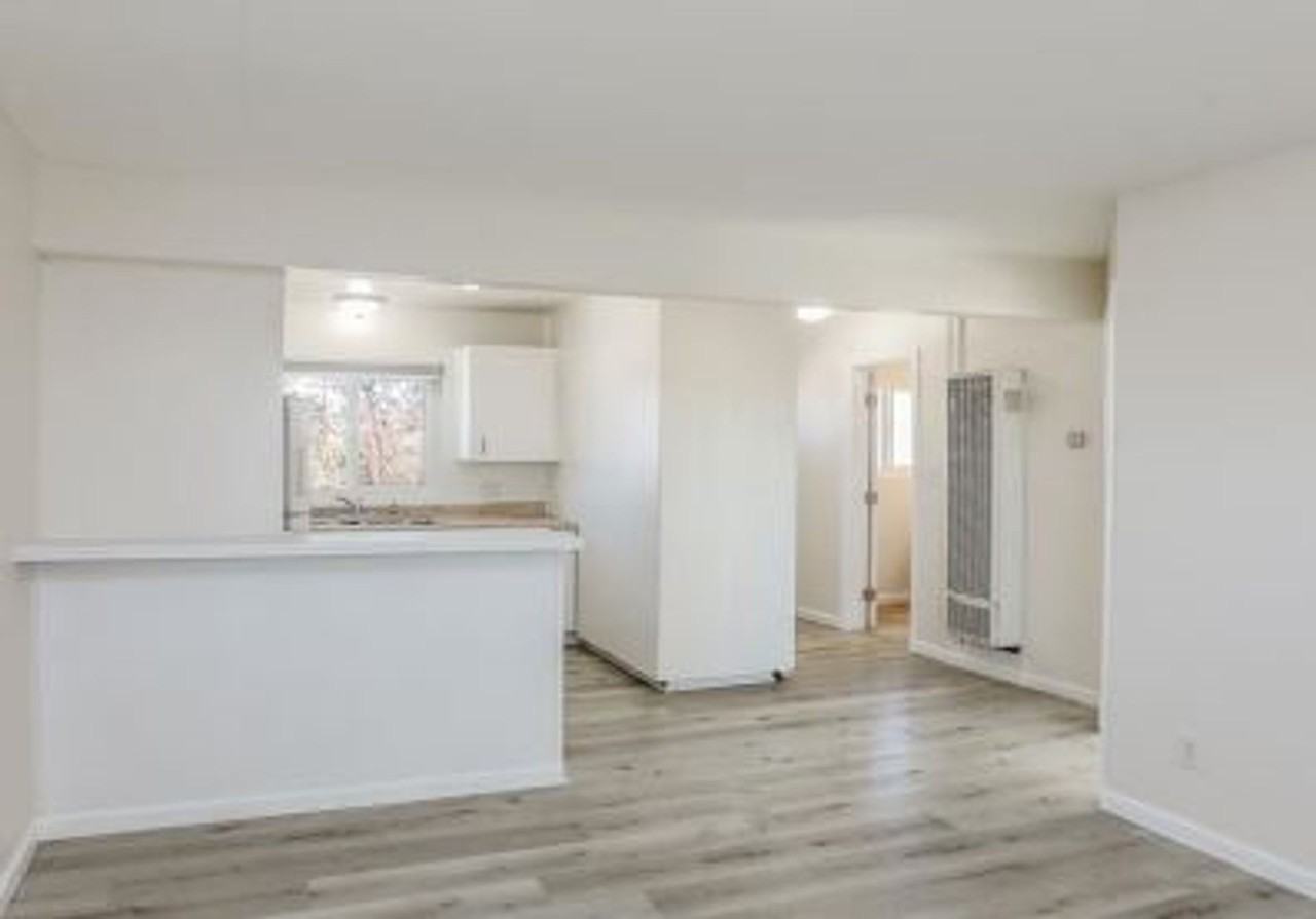 3826 Winona Ave, Contemporary upgrades and off - Photo 3 of 11