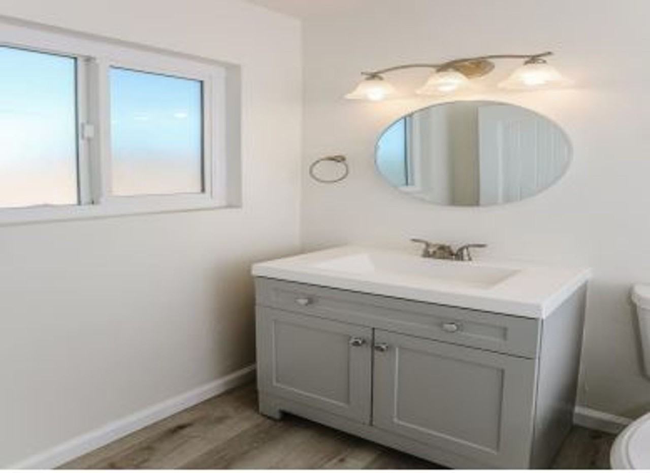 3826 Winona Ave, Contemporary upgrades and off - Photo 6 of 11