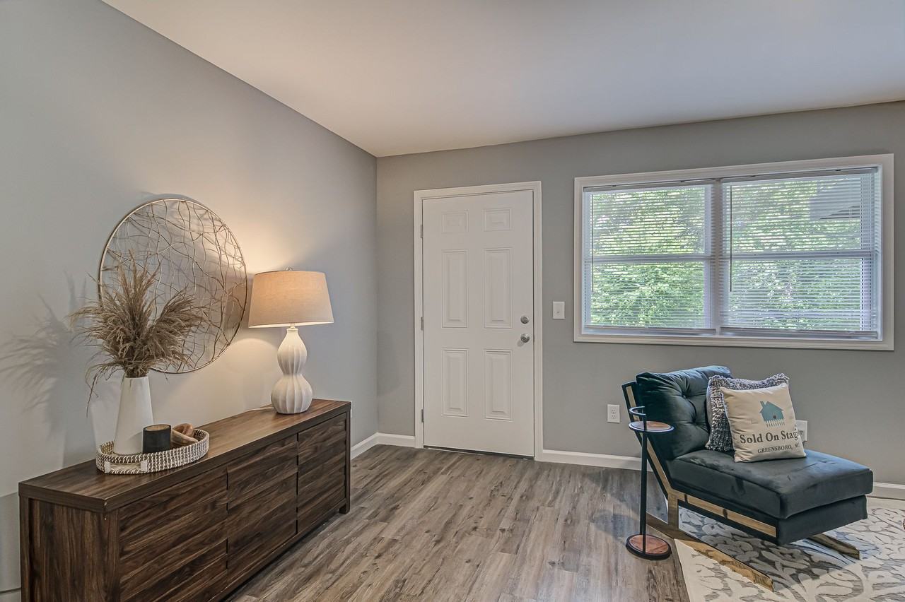 604-612 Anson St - Photo 3 of 17