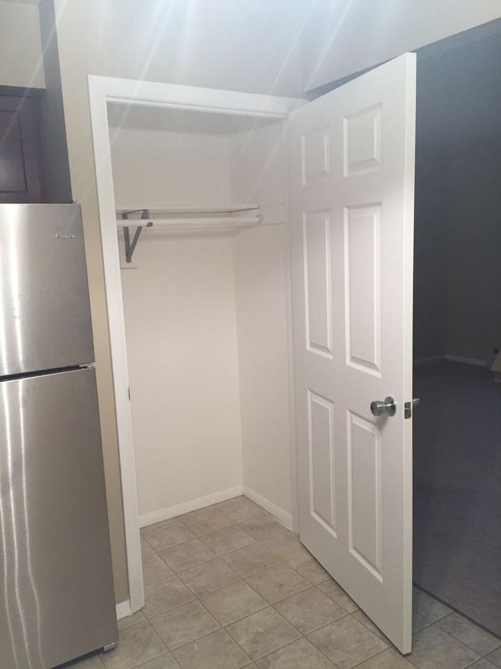 1223 Woodridge - Photo 5 of 10