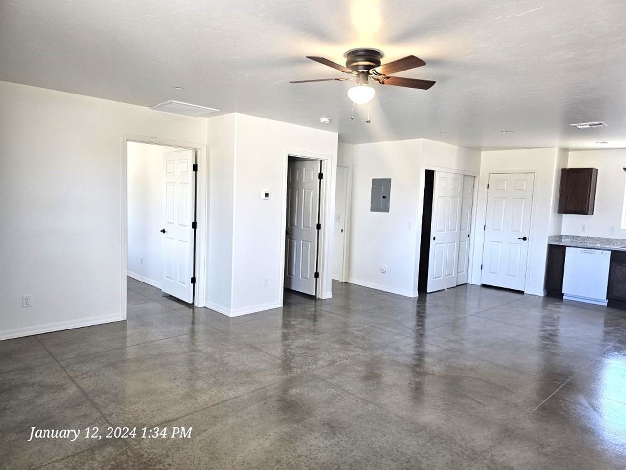 Country Club Apts - Photo 3 of 10