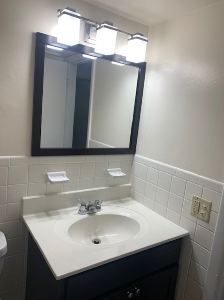 Hidden Valley Apartments - Photo 4 of 42