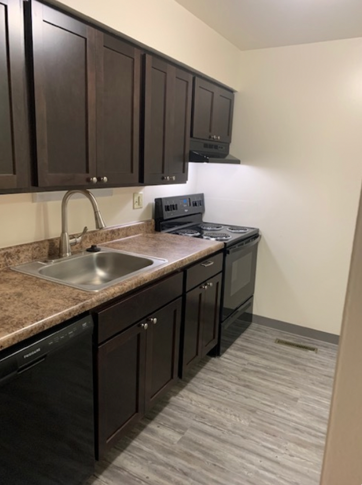 Hidden Valley Apartments - Photo 6 of 42