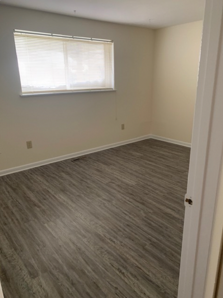 Hidden Valley Apartments - Photo 7 of 42