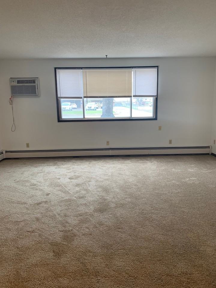 444 Apartments - Photo 6 of 11