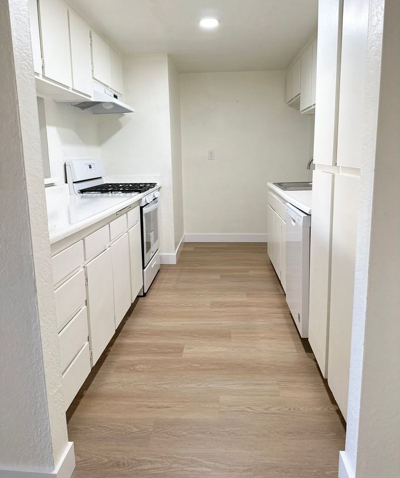 Bever Place - Photo 4 of 18