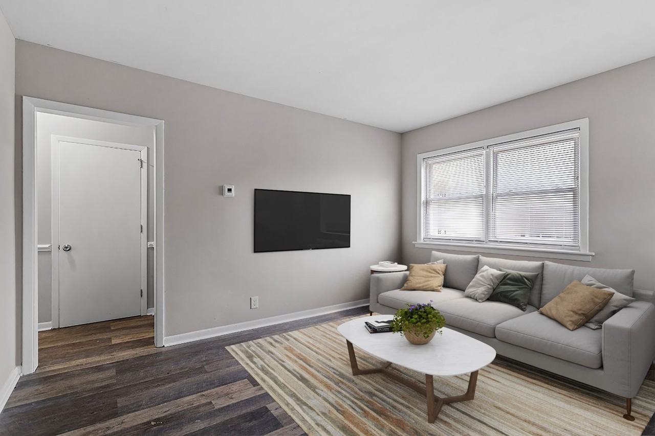 Charming Renovated Duplex - Photo 3 of 17