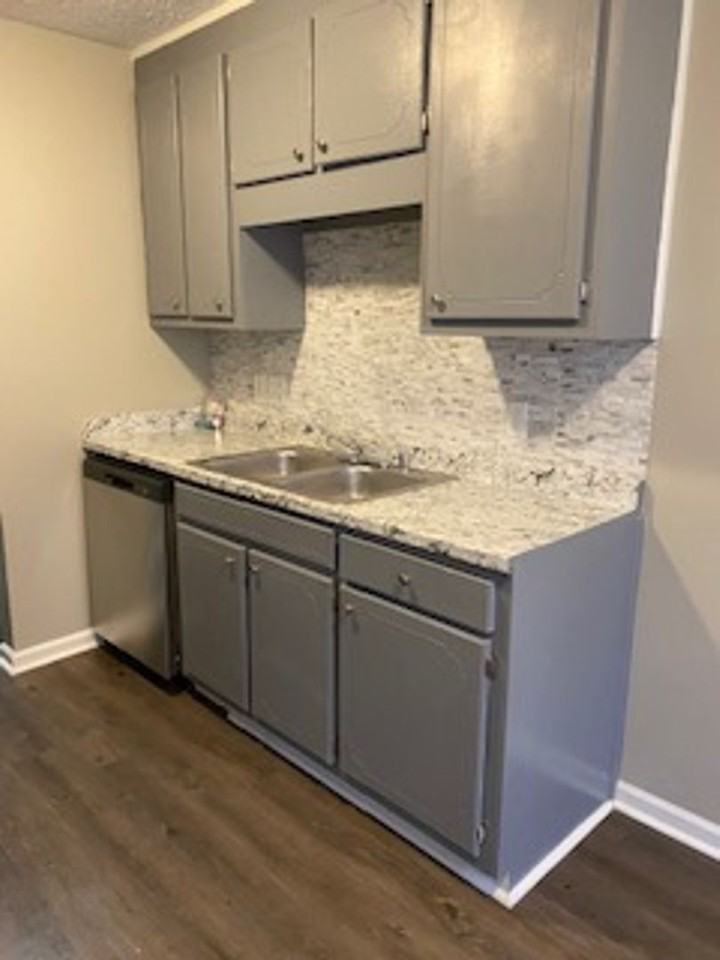 Woodland Park Apartments - Photo 4 of 9