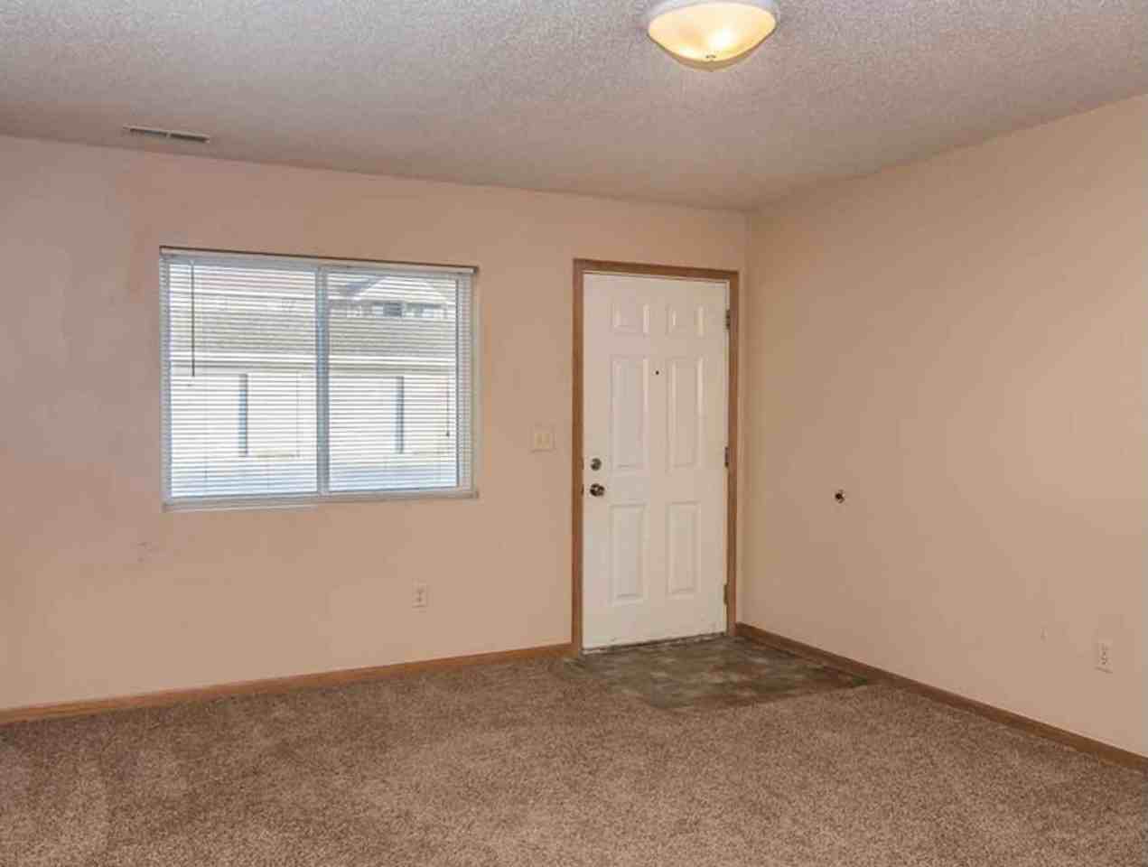 2 Bedroom 2 Bath Townhome - Photo 2 of 4
