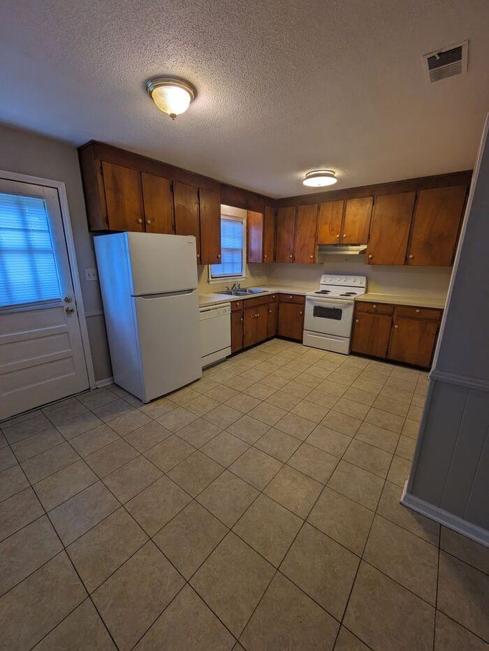 425 10th Avenue Pl Ne - Photo 3 of 6