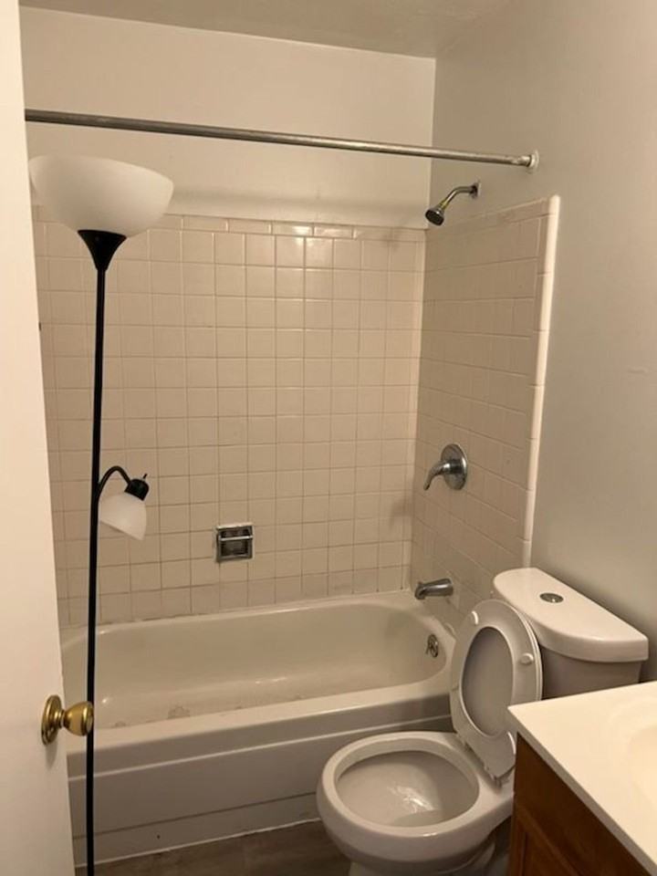 2 Bedroom In Bond Hill - Photo 3 of 4