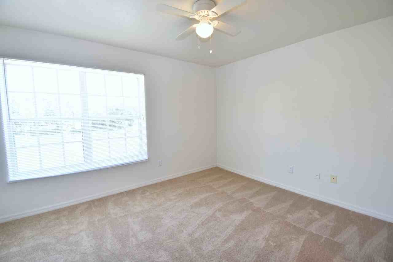 Plaza Royale Apartments - Photo 7 of 15