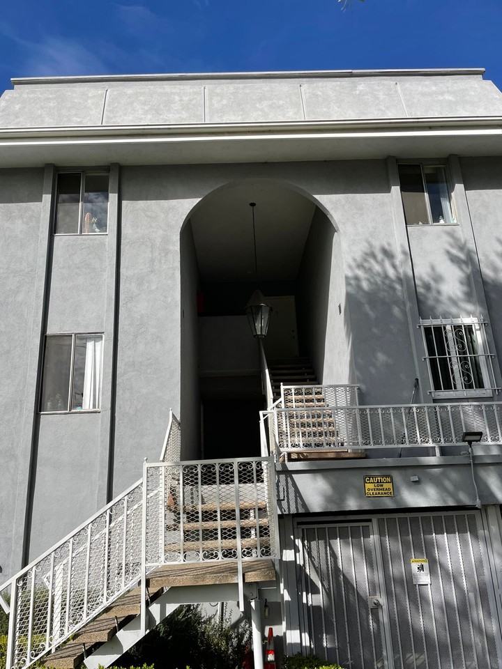 LUXURY LIVING AT AN AFFORDABLE PRICE - Photo 4 of 8