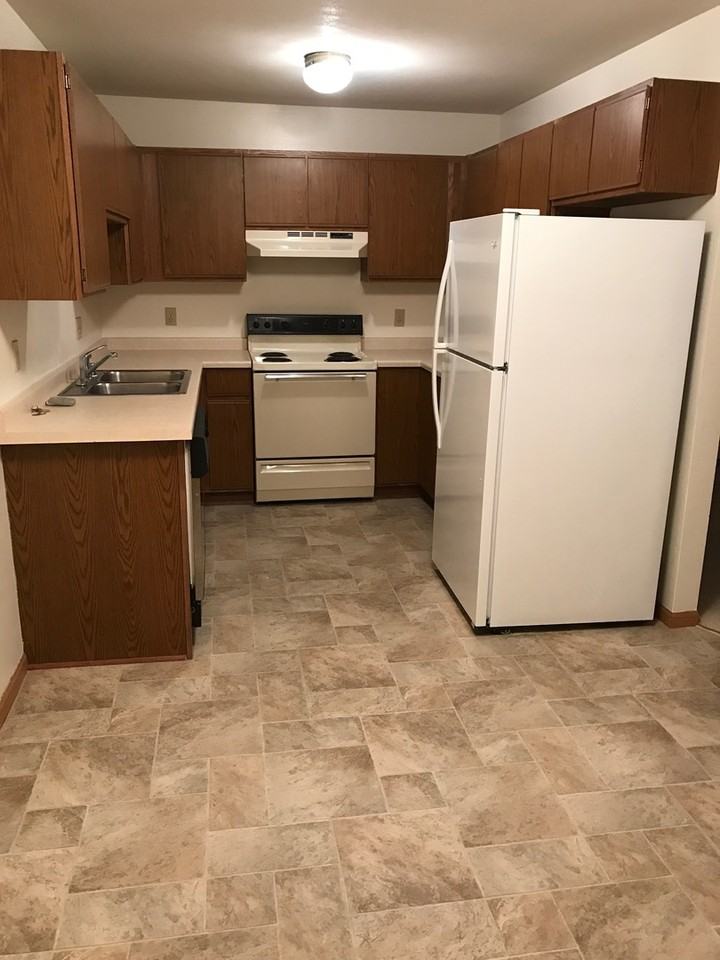 700 - 1549-1641 Dayton St. - Photo 2 of 17