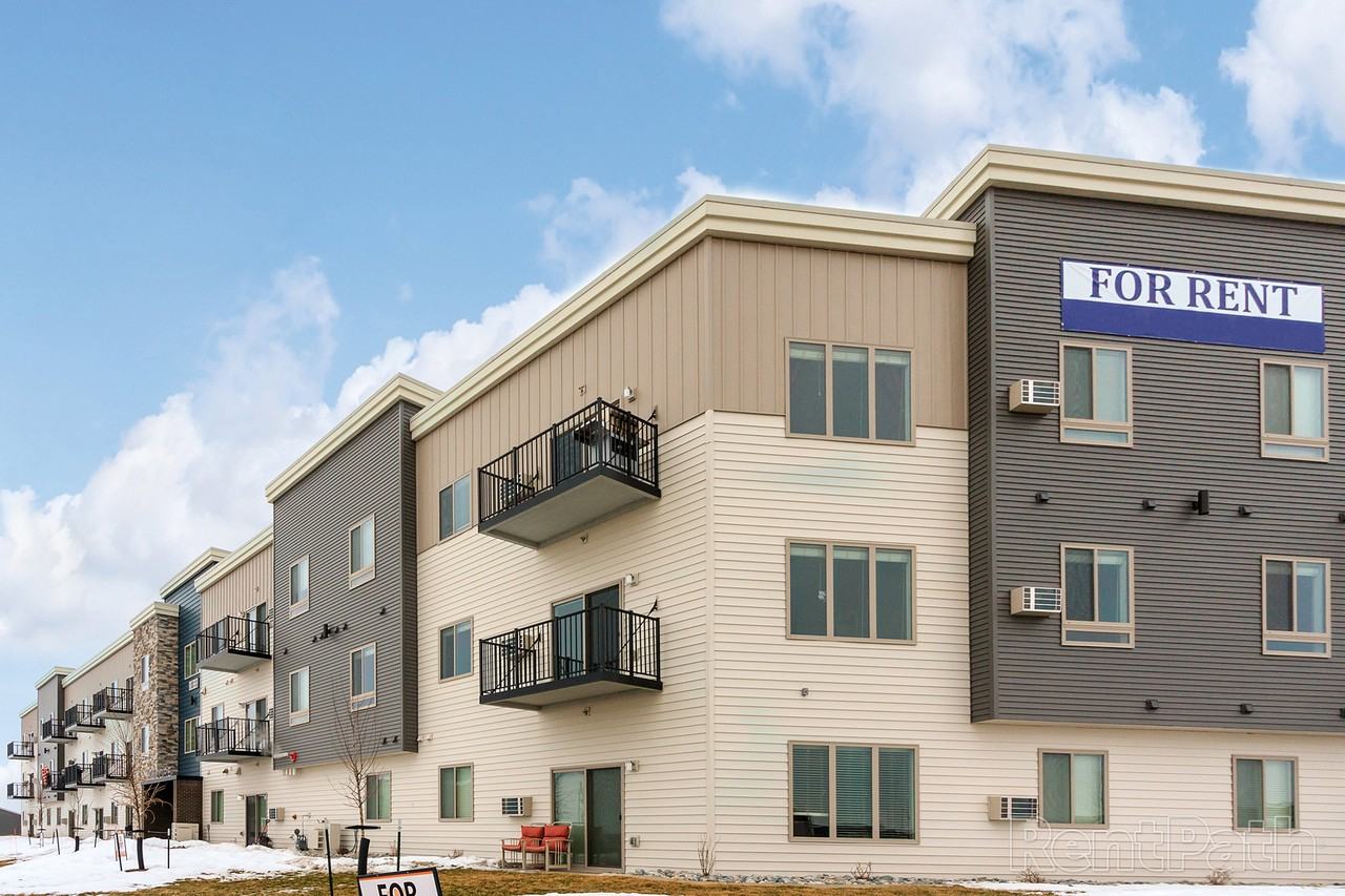 Encore - Bldg 2 - Photo 2 of 20