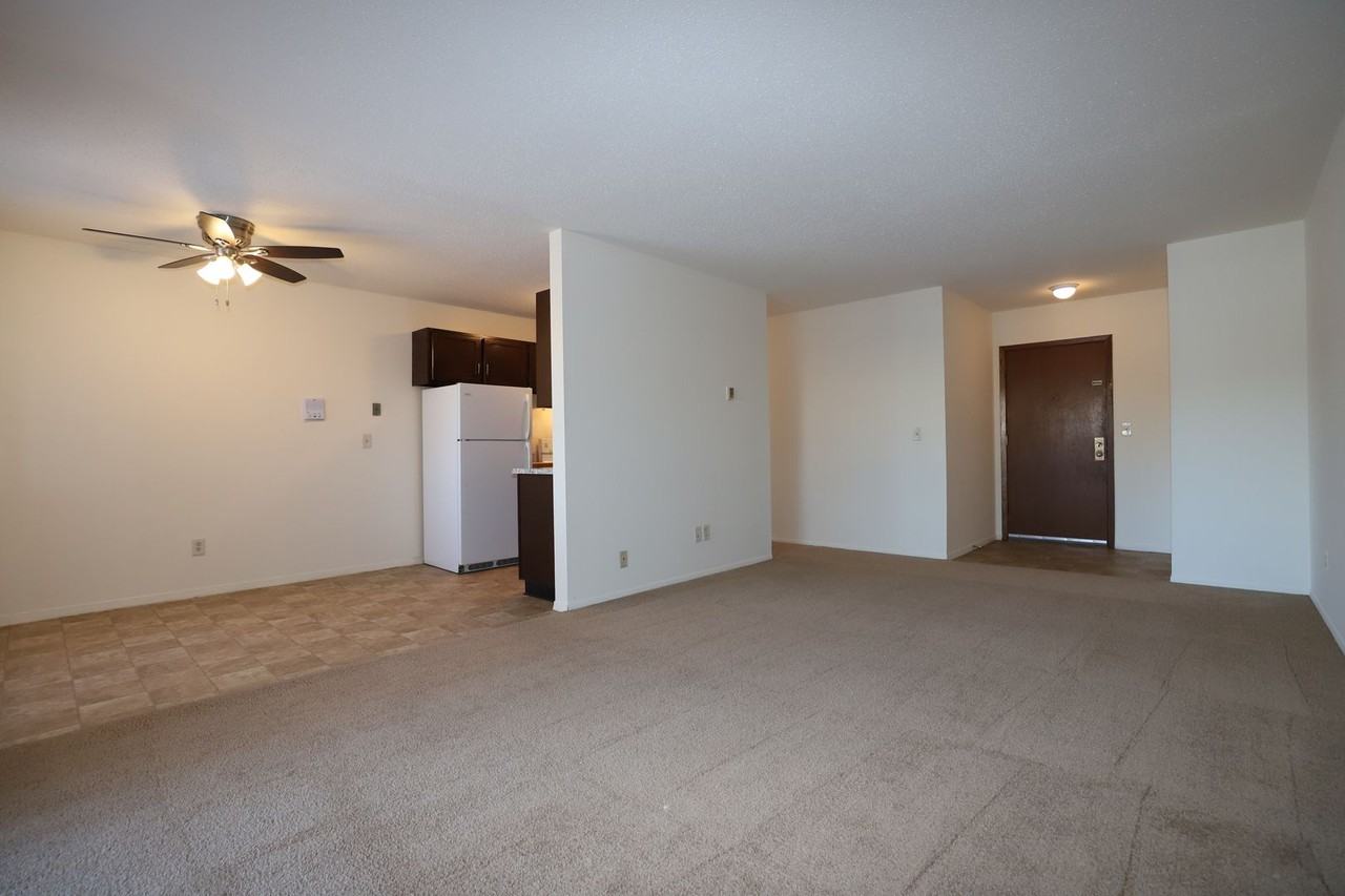 Cedar Court West - Photo 7 of 19