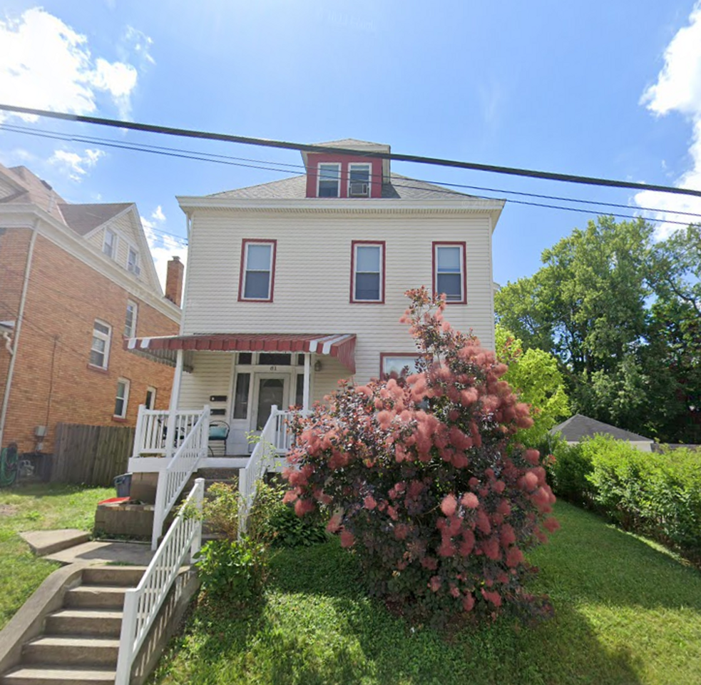 Recently updated building in Bellevue area of Pittsburgh - Photo 2 of 7