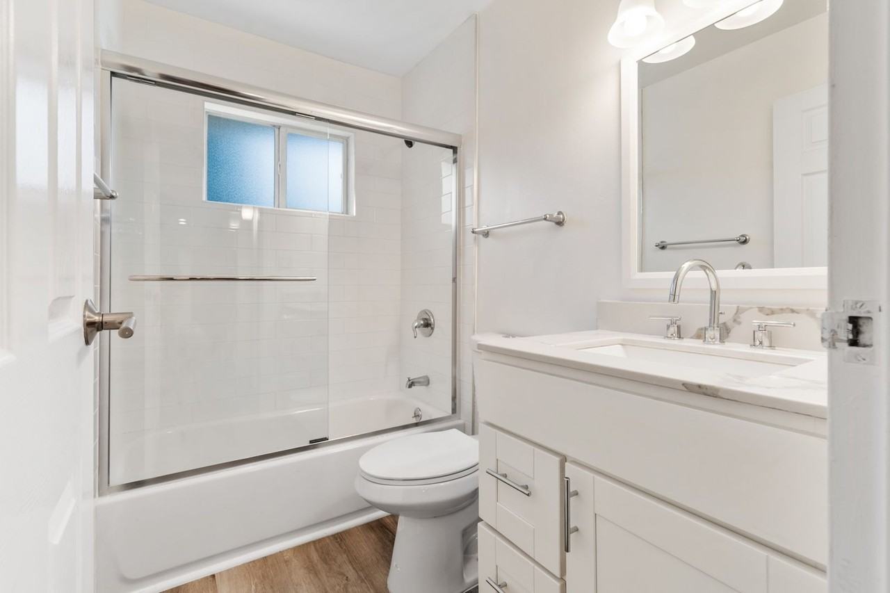 119 - 908-914 Rich Ave - Photo 3 of 23