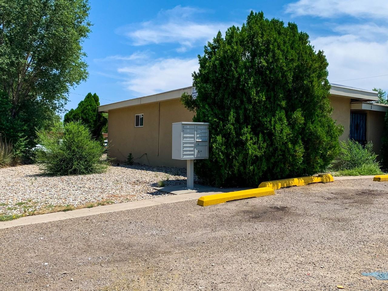 Spacious 2 Bedroom Apartment with Private Patio - Photo 2 of 21