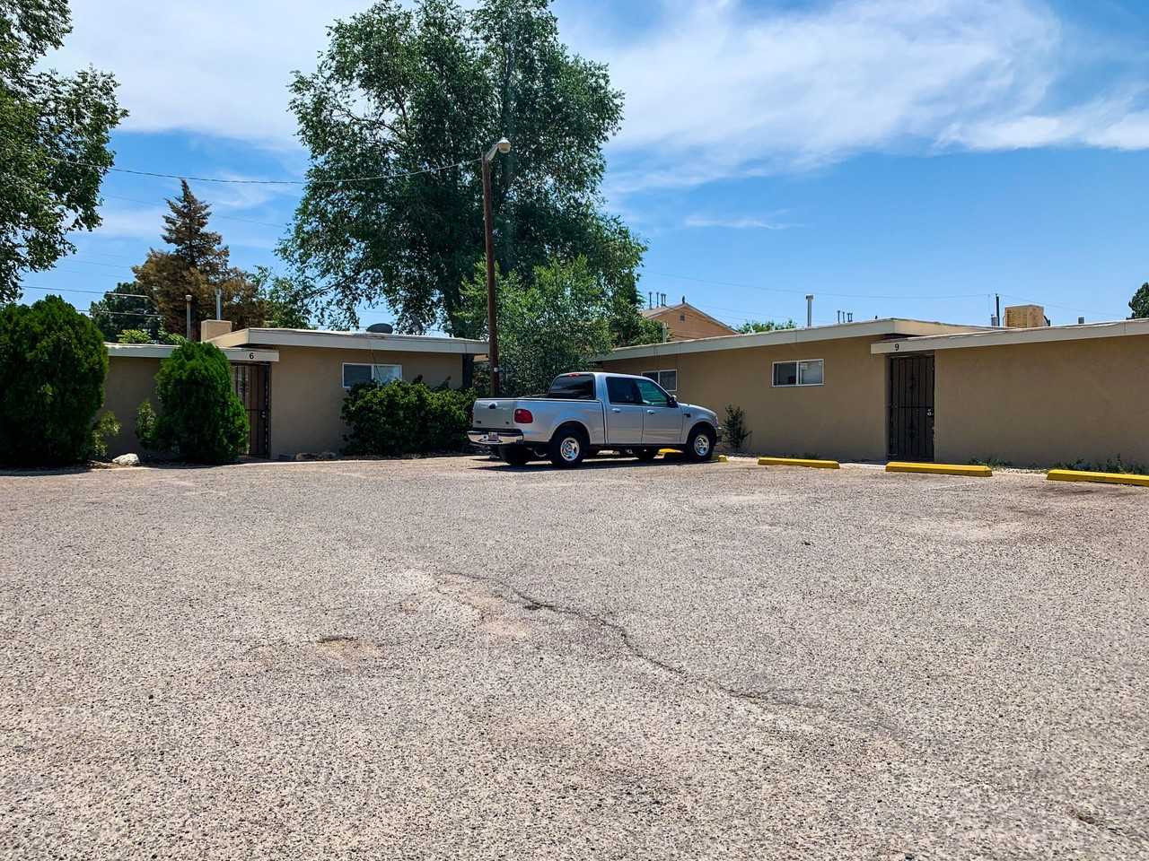 Spacious 2 Bedroom Apartment with Private Patio - Photo 3 of 21