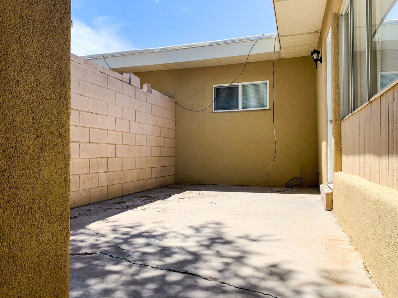 Spacious 2 Bedroom Apartment with Private Patio - Photo 5 of 21