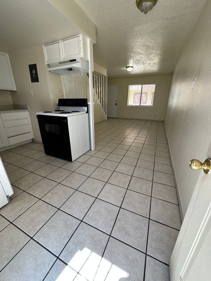 Spacious Townhomes near Fairgrounds - Photo 2 of 13