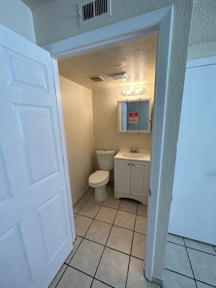 Spacious Townhomes near Fairgrounds - Photo 4 of 13