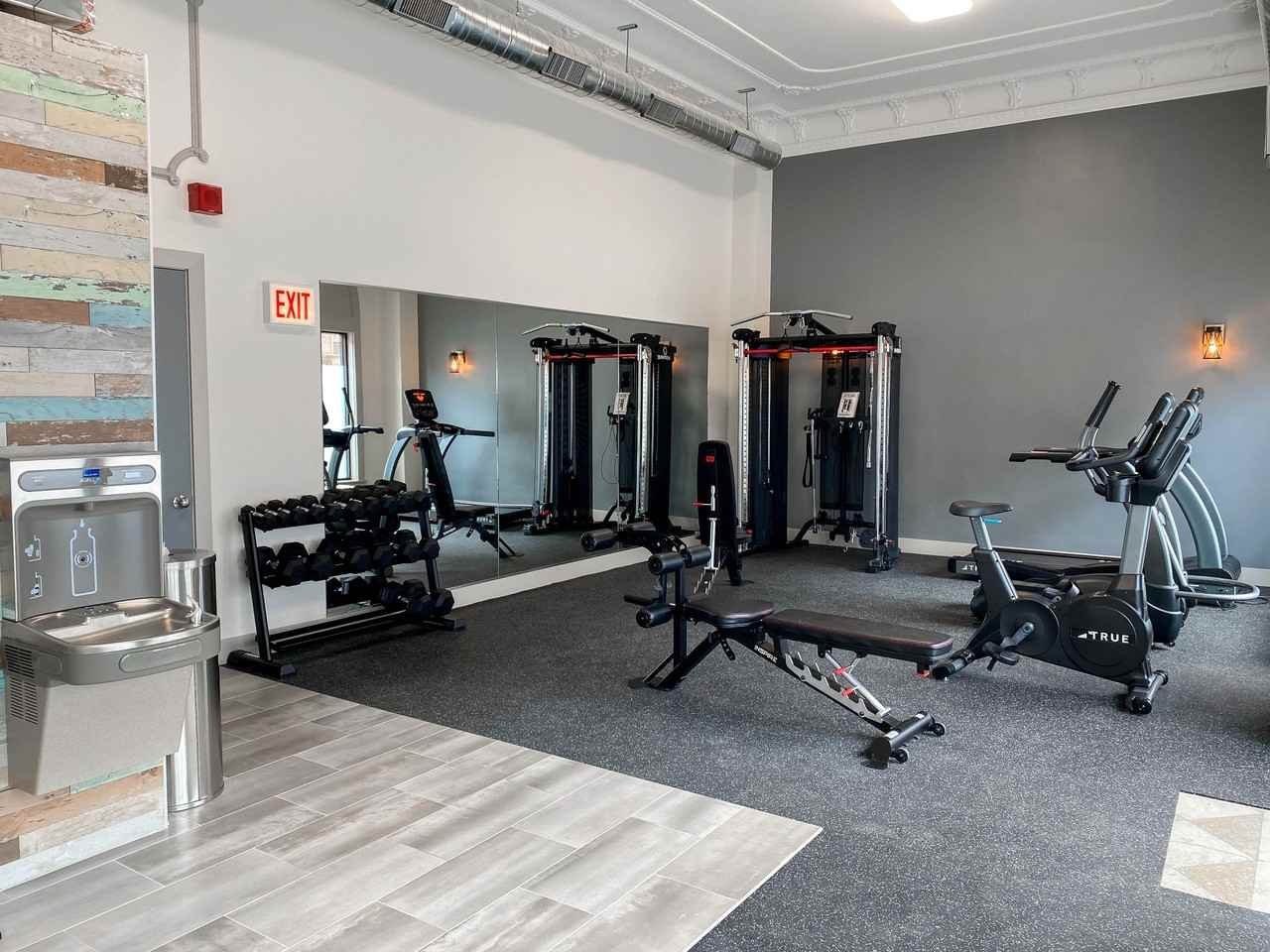 540 W. Briar - Photo 5 of 8