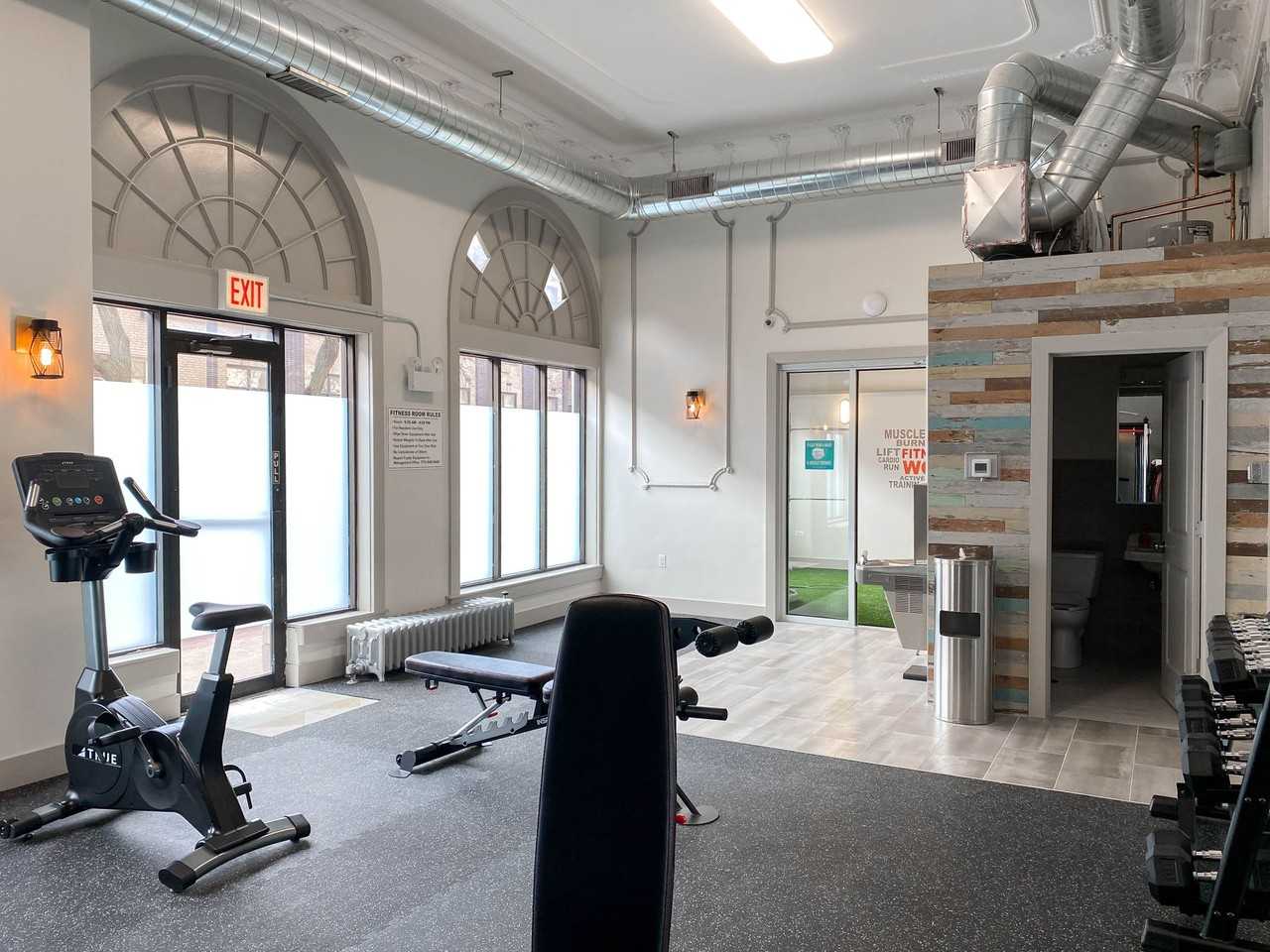 540 W. Briar - Photo 6 of 8