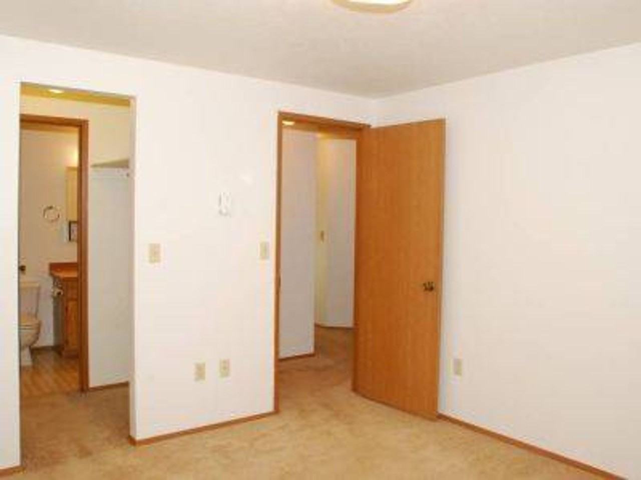 $1,125 / 2br - Photo 4 of 8