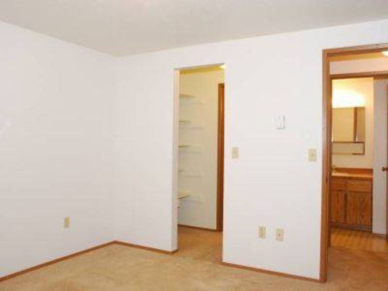 $1,125 / 2br - Photo 6 of 8