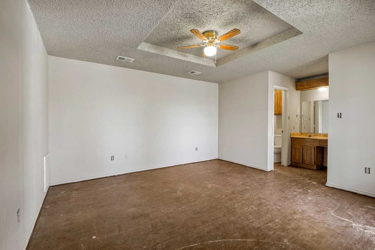 223 E Pritchard - Photo 6 of 30