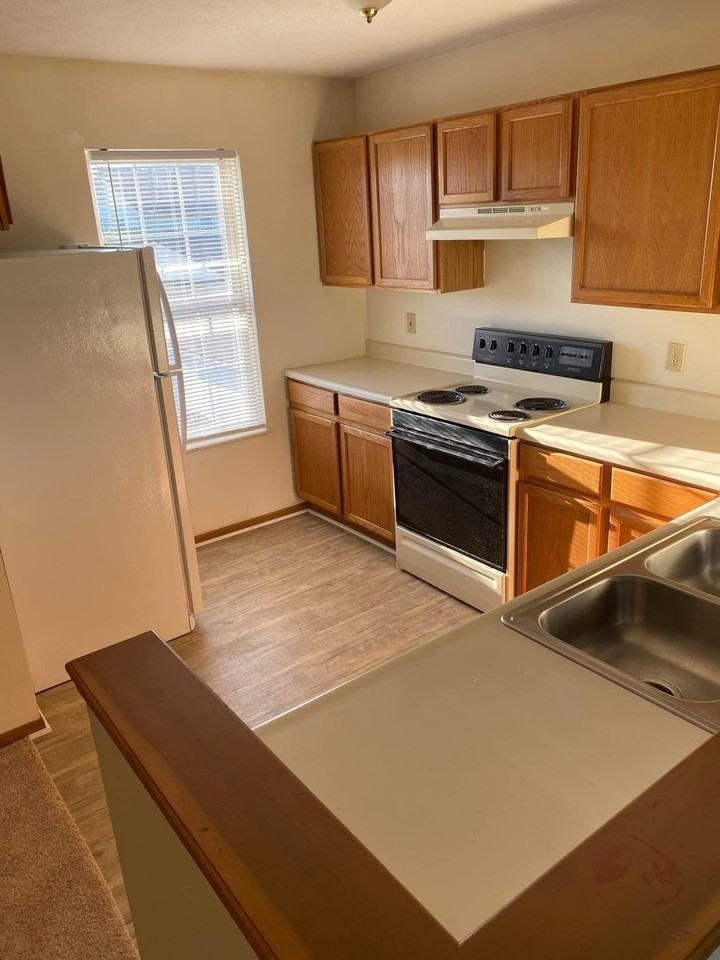 Make your new home at Deerfield Crossing Apartments! - Photo 5 of 10