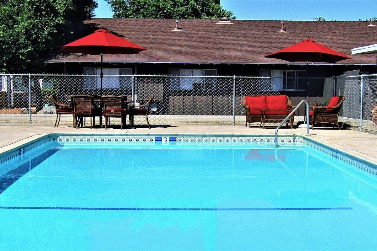 Town and Country Garden Apartments - Photo 2 of 31