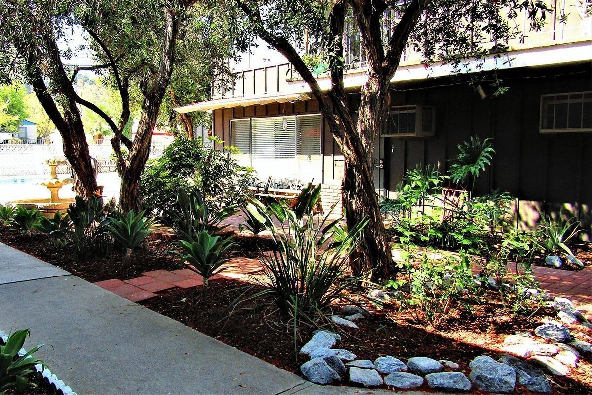 Town and Country Garden Apartments - Photo 5 of 31