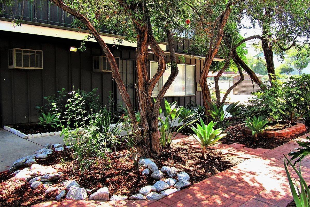 Town and Country Garden Apartments - Photo 6 of 31