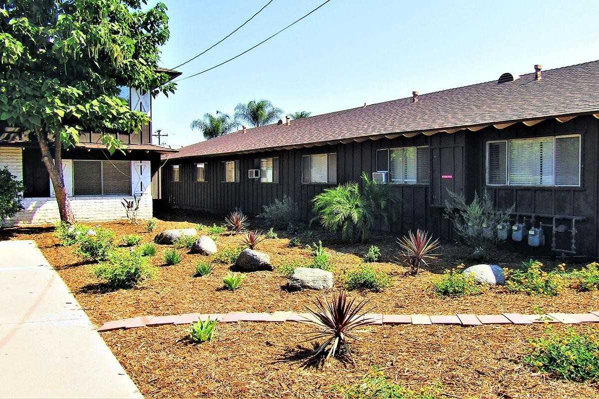 Town and Country Garden Apartments - Photo 7 of 31